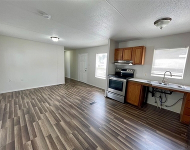 6330 Eugene Acres Lane - Photo Thumbnail 5