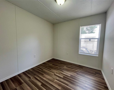 6330 Eugene Acres Lane - Photo Thumbnail 12