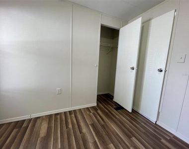 6330 Eugene Acres Lane - Photo Thumbnail 14
