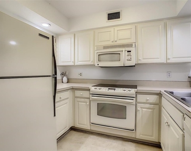 4786 Fox Hunt Drive - Photo Thumbnail 3