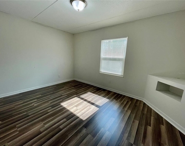6328 Eugene Acres Lane - Photo Thumbnail 5