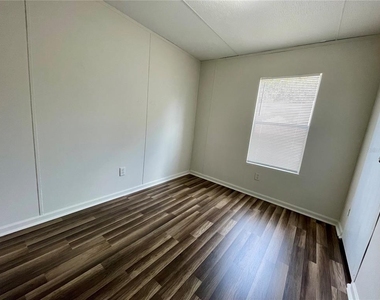 6328 Eugene Acres Lane - Photo Thumbnail 11