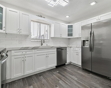 4036 Cortez Drive - Photo Thumbnail 8