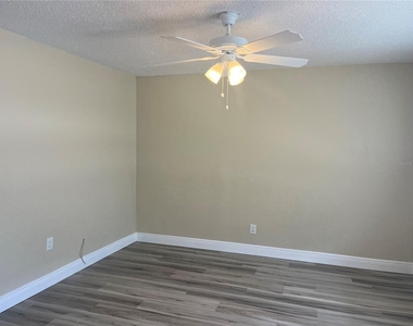 9105 Tudor Drive - Photo Thumbnail 3