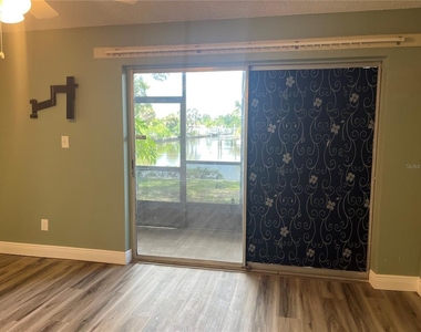 9105 Tudor Drive - Photo Thumbnail 10