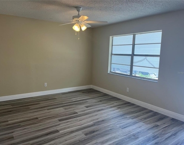 9105 Tudor Drive - Photo Thumbnail 2