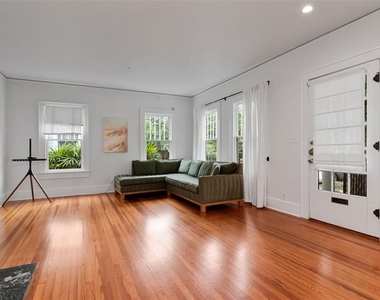 126 8th Avenue Ne - Photo Thumbnail 4