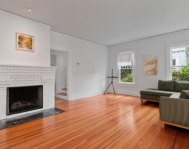 126 8th Avenue Ne - Photo Thumbnail 3