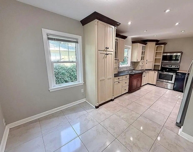 2434 9th Avenue N - Photo Thumbnail 2