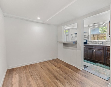 2501 1/2 Oakdale Street S - Photo Thumbnail 1