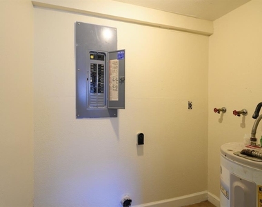 2834 25th Avenue N - Photo Thumbnail 8