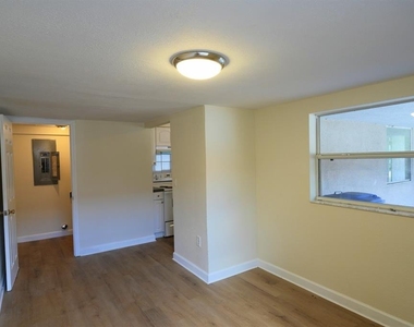 2834 25th Avenue N - Photo Thumbnail 6