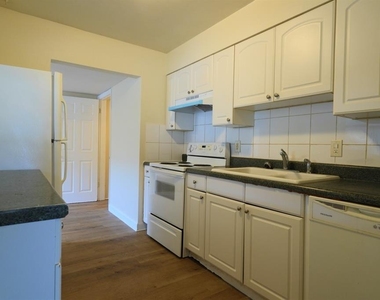 2834 25th Avenue N - Photo Thumbnail 3