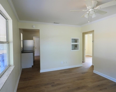 2834 25th Avenue N - Photo Thumbnail 1