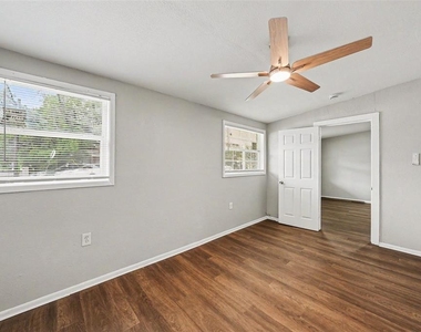 4022 E Henry Avenue - Photo Thumbnail 13