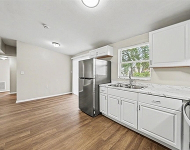 4022 E Henry Avenue - Photo Thumbnail 11