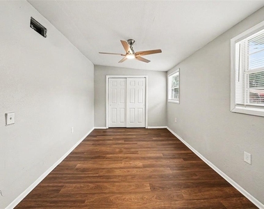 4022 E Henry Avenue - Photo Thumbnail 18