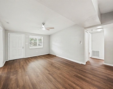 4022 E Henry Avenue - Photo Thumbnail 5