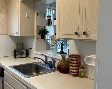 5750 80th Street N - Photo Thumbnail 11