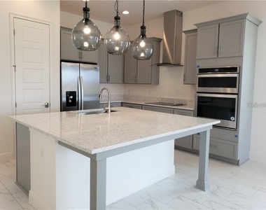 9467 Mere Parkway - Photo Thumbnail 5