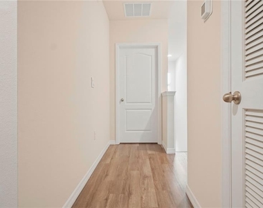 1311 Tallowwood Lane - Photo Thumbnail 20