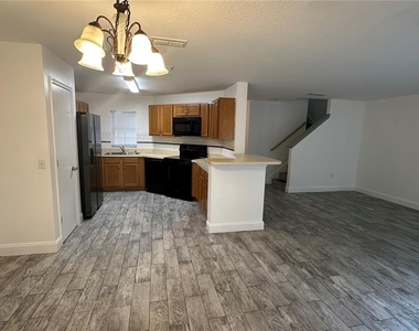2437 Hassonite Street - Photo Thumbnail 5