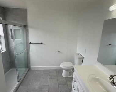 2437 Hassonite Street - Photo Thumbnail 10