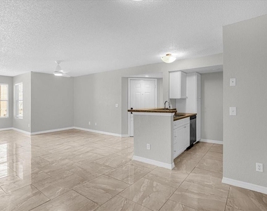 5132 Conroy Road - Photo Thumbnail 6