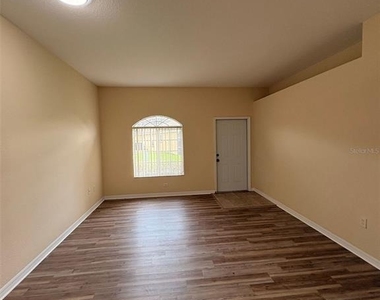 305 Port Pleasant Drive - Photo Thumbnail 3