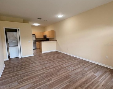 305 Port Pleasant Drive - Photo Thumbnail 4