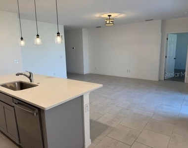 3649 Yarian Drive - Photo Thumbnail 7