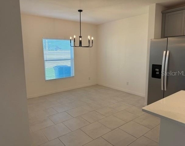 3649 Yarian Drive - Photo Thumbnail 8