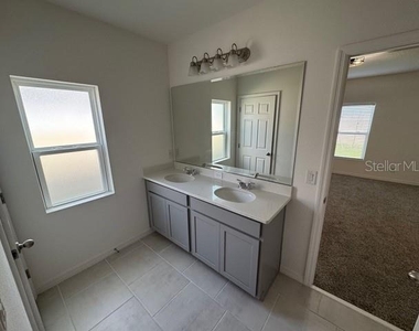 3649 Yarian Drive - Photo Thumbnail 12