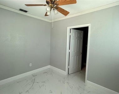 675 Cadillac Boulevard - Photo Thumbnail 6