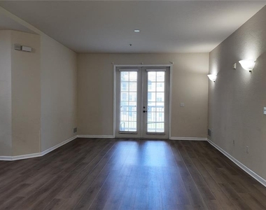 3051 Greystone Loop - Photo Thumbnail 3