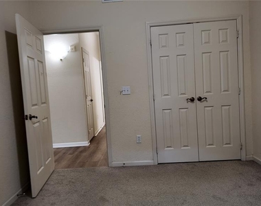 3051 Greystone Loop - Photo Thumbnail 16