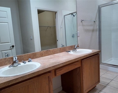 3051 Greystone Loop - Photo Thumbnail 24