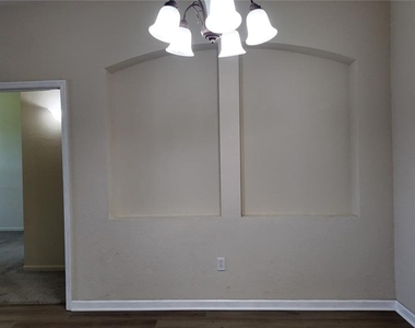 3051 Greystone Loop - Photo Thumbnail 5