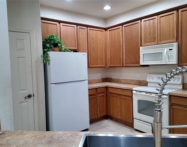 3051 Greystone Loop - Photo Thumbnail 10