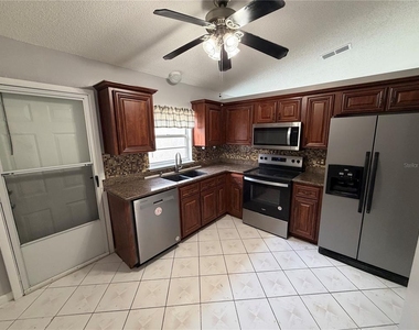 404 San Gabriel Street - Photo Thumbnail 5