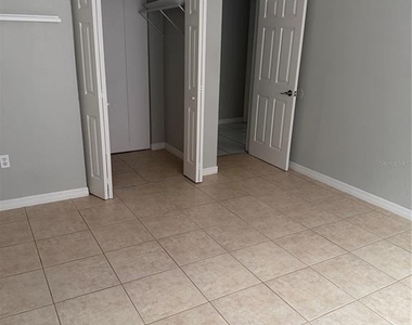 916 Lake Destiny Road - Photo Thumbnail 4