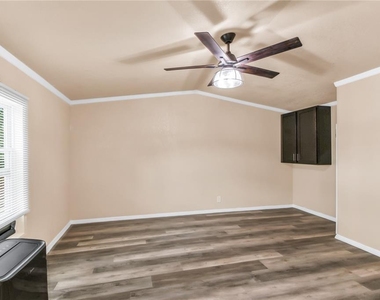 7457 Ne Highway 349 - Photo Thumbnail 11