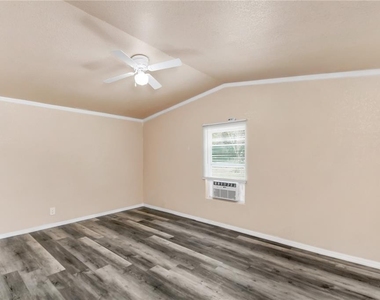 7457 Ne Highway 349 - Photo Thumbnail 9