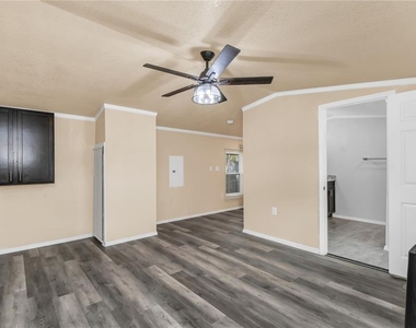 7457 Ne Highway 349 - Photo Thumbnail 12