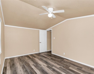 7457 Ne Highway 349 - Photo Thumbnail 8