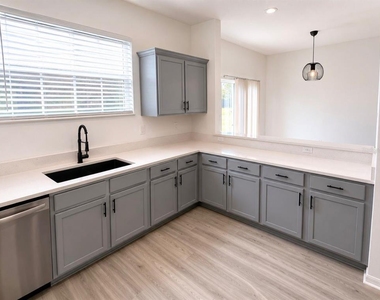 4344 Paradise Cove Court - Photo Thumbnail 9