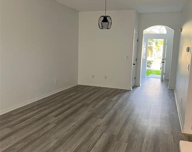 4344 Paradise Cove Court - Photo Thumbnail 5