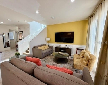 5758 Lesabre Drive - Photo Thumbnail 7
