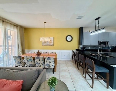 5758 Lesabre Drive - Photo Thumbnail 11
