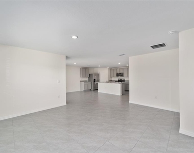 8856 Sw 49th Circle - Photo Thumbnail 4